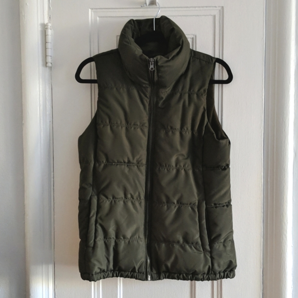 Old Navy Olive Green Puffer Vest Size S